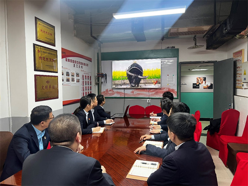 中共西安人民大廈有限公司委員會 關(guān)于學(xué)習(xí)收看《榜樣8》專題節(jié)目的情況 報(bào)告